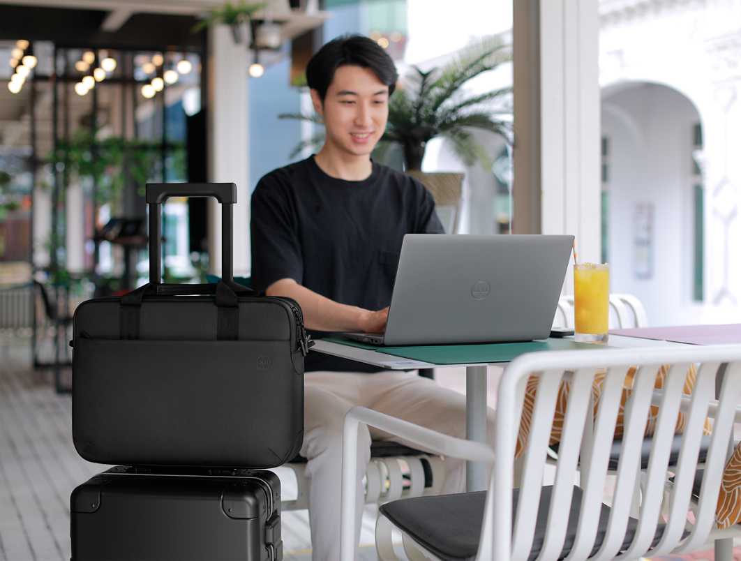 Dell EcoLoop Pro Briefcase 15 to 15.6 Inch - CC5623